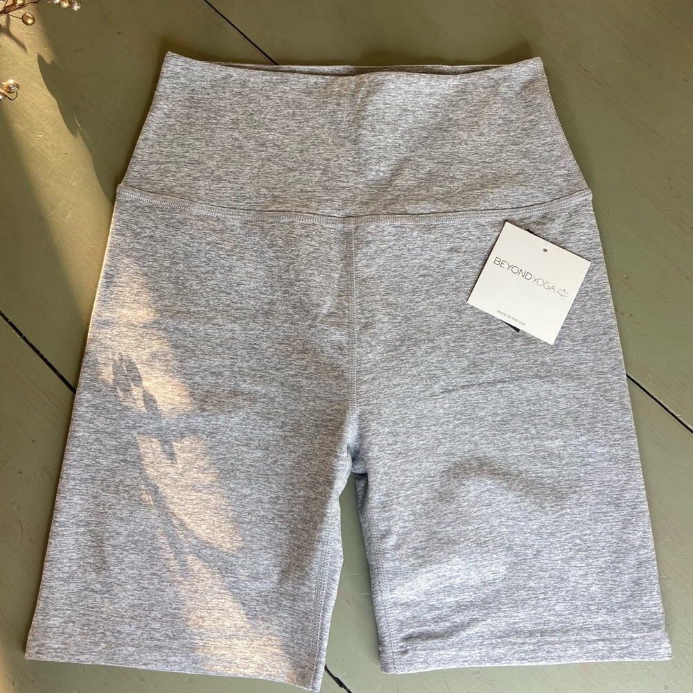 Beyond Yoga Biker Shorts in Silver Mist